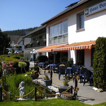 Hotel Pension Haus Berghof Hellenthal Exterior foto